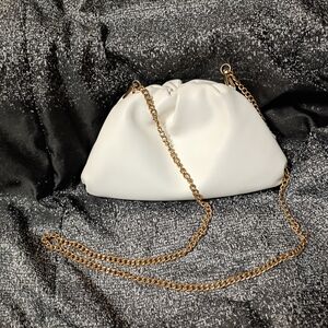 Elegant White Chain Shoulder Bag